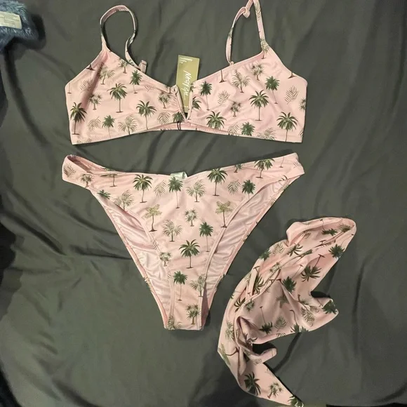 3 piece bathing suit - Picture 1 of 4
